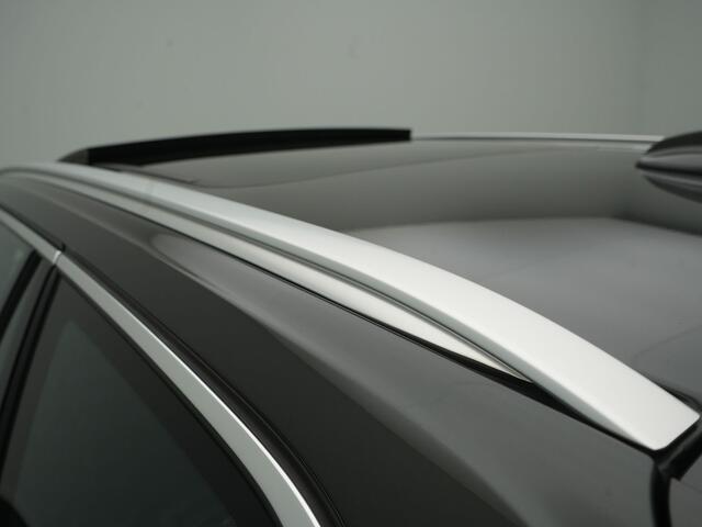 Volvo V60 2.0 B3 Momentum Business - RIJKLAARPRIJS - All Seasonbanden - Achteruitrijcamera - Elektrisch Glazen Schuif-/Kanteldak - Apple Carplay - Android Auto