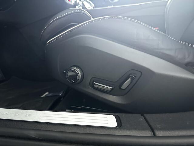 Volvo V60 T6 Plug-in hybrid AWD Plus Dark | 360° camera | Harman Kardon | Stoel- en Stuurverwarming | Trekhaak