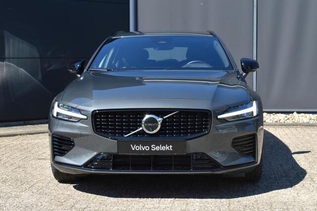 Volvo V60 T6 Plug-in hybrid AWD Plus Dark | Verwarmbare voorstoelen + stuurwiel | Premium Sound by Harman Kardon | 360 graden Camera | Trekhaak | Google Navigatie | Elektrisch verstelbare voorstoelen + Memory | All Season banden | Verwarmbare voorruit |