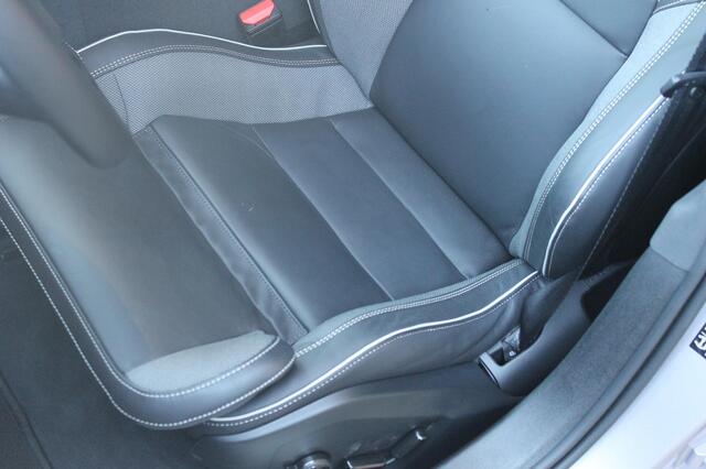 Volvo V60 T6 350PK Automaat Plug-in hybrid AWD Ultra Dark Adaptieve Cruise Control / Head-up display / Panoramisch schuif-kanteldak / Harman Kardon Audio / Blis / Google infotainment