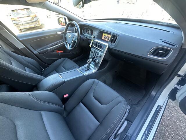 Volvo V60 1.5 T3 Polar+ Automaat Navi Trekhaak