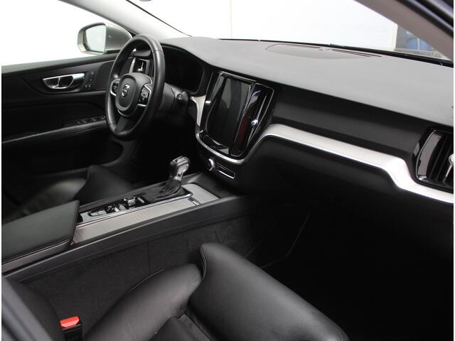 Volvo V60 2.0 T4 Inscription CARPLAY | CRUISE | CAMERA | ELECSTOEL | LMV19 | LEDER | STOELVERW | CLIMATE | LED