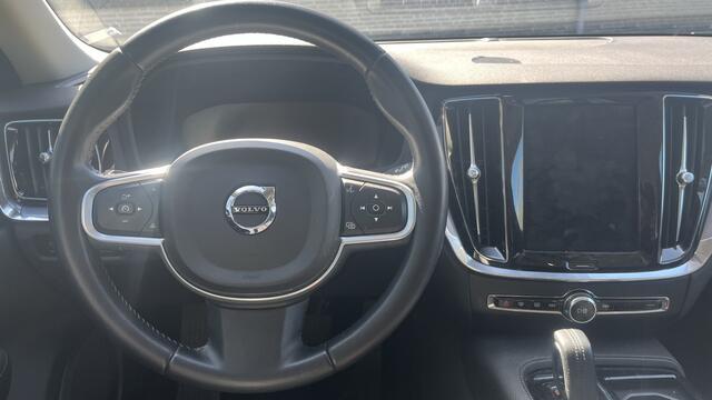 Volvo V60 T6 Twin Engine AWD Momentum Pro