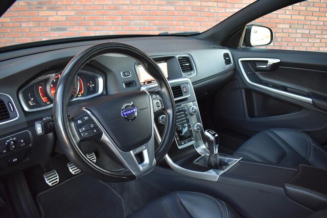 Volvo V60 T4 190PK Business Sport Luxury | Trekhaak |