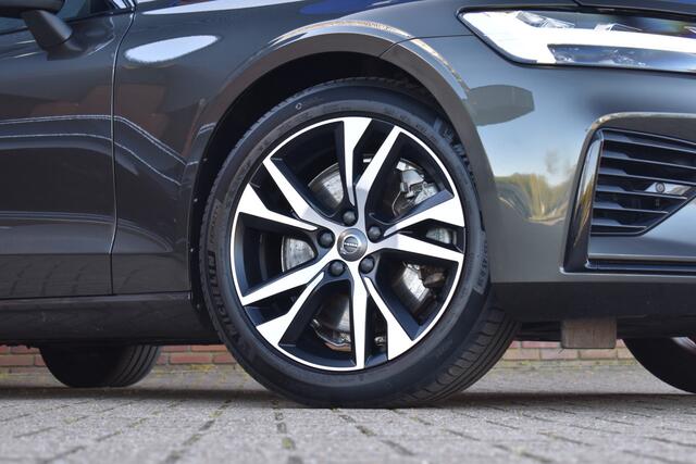 Volvo V60 T6 350PK Plug-in hybrid AWD R-Design Long Range | Trekhaak | Schuif-\kanteldak |