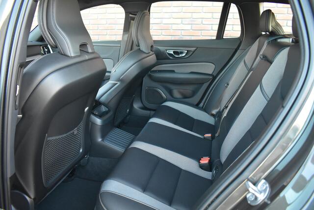 Volvo V60 T6 350PK Plug-in hybrid AWD R-Design Long Range | Trekhaak | Schuif-\kanteldak |
