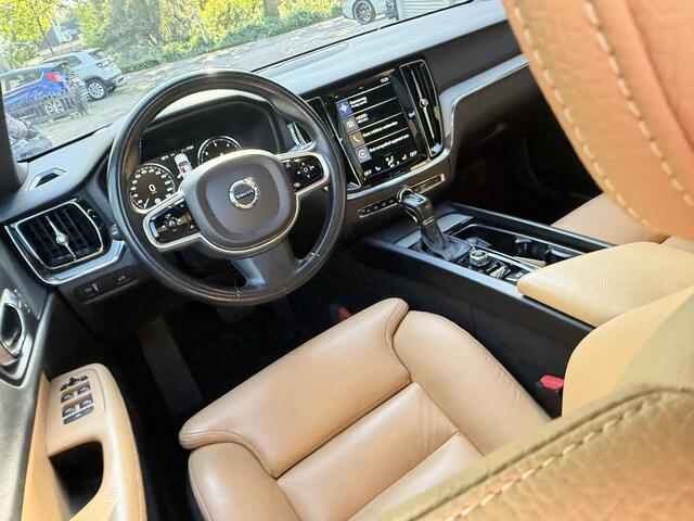 Volvo V60 2.0 D4 Inscription Leer,Panodak,18Inch,Trekhaak,Navi,Cruise Bomvol en dealer onderhouden