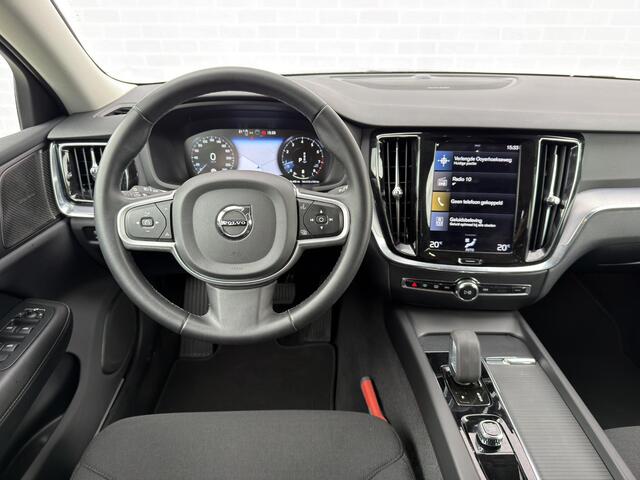 Volvo V60 2.0 B3 Momentum Business | Adaptieve Cruise Control | Parkeercamera | Harman Kardon Audio | Apple CarPlay & Android Auto | Donker Getint Glas | 18" Lichtmetalen Velgen |