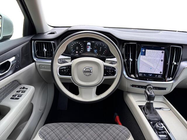 Volvo V60 2.0 T5 250 PK Aut8 ? Pano ? Trekhaak ? H/K