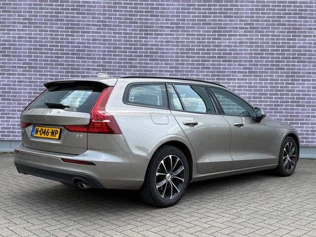 Volvo V60 2.0 B3 Momentum Advantage | Trekhaak | Lederen bekleding | Parkeercamera | Stoel & Stuurverwarming |