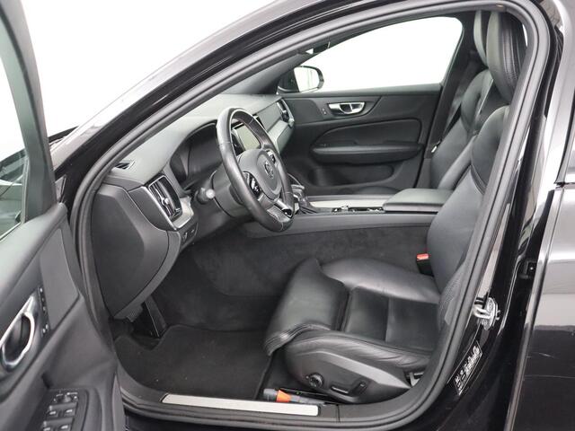 Volvo V60 2.0 T4 Inscription | Leder | Stoelverwarming | Adaptive cruise | Carplay | Camera | Navigatie | Full LED | Side Assist | Climate control | Parkeerhulp | Bluetooth | Origineel NL