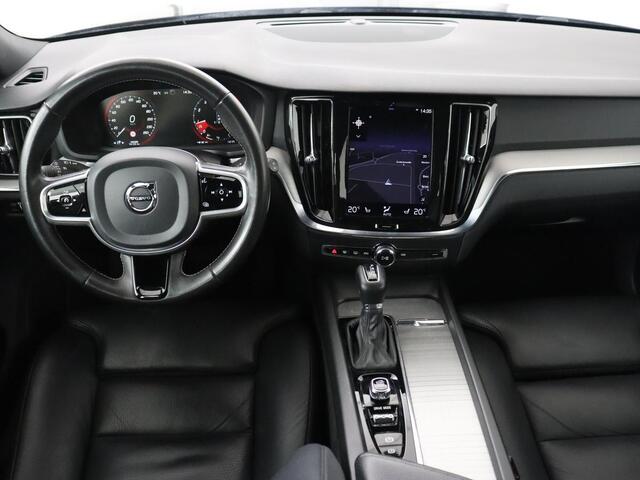 Volvo V60 2.0 T4 Inscription | Leder | Stoelverwarming | Adaptive cruise | Carplay | Camera | Navigatie | Full LED | Side Assist | Climate control | Parkeerhulp | Bluetooth | Origineel NL
