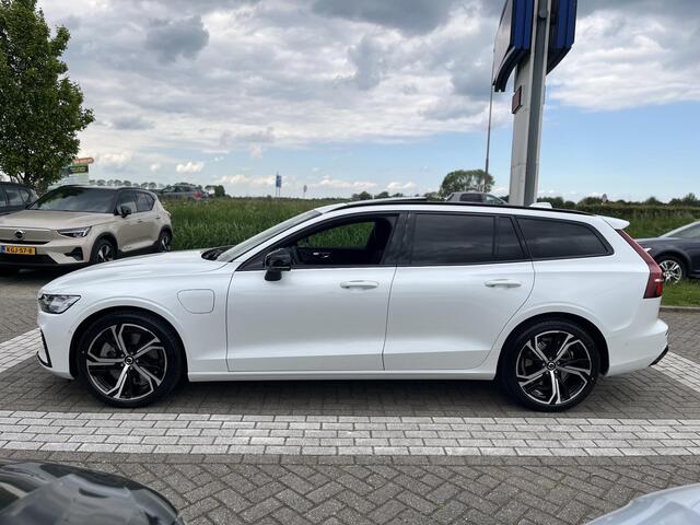 Volvo V60 T8 Plug-in hybrid AWD Ultra Dark | Panoramadak | 360 Graden Camera | Heads-Up Display | T8 Performace Edition |