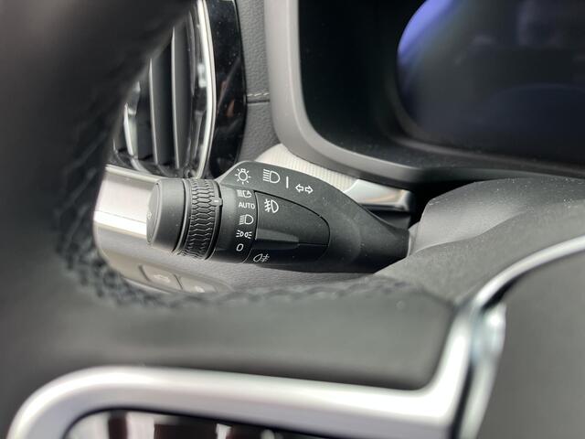 Volvo V60 T8 Plug-in hybrid AWD Ultra Dark | Panoramadak | 360 Graden Camera | Heads-Up Display | T8 Performace Edition |
