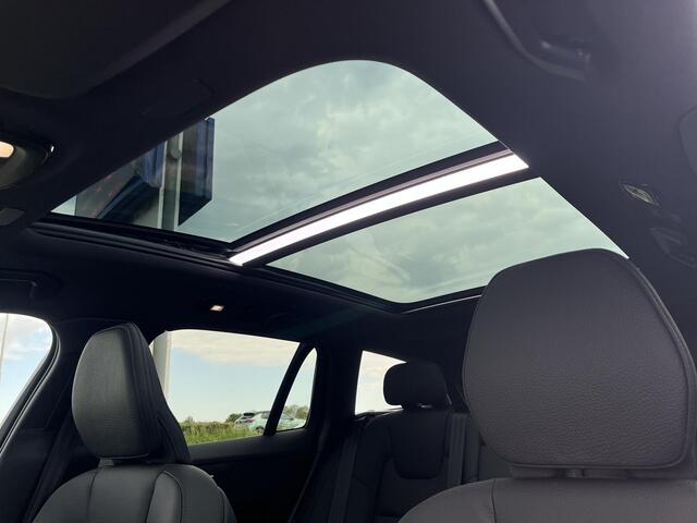 Volvo V60 T8 Plug-in hybrid AWD Ultra Dark | Panoramadak | 360 Graden Camera | Heads-Up Display | T8 Performace Edition |