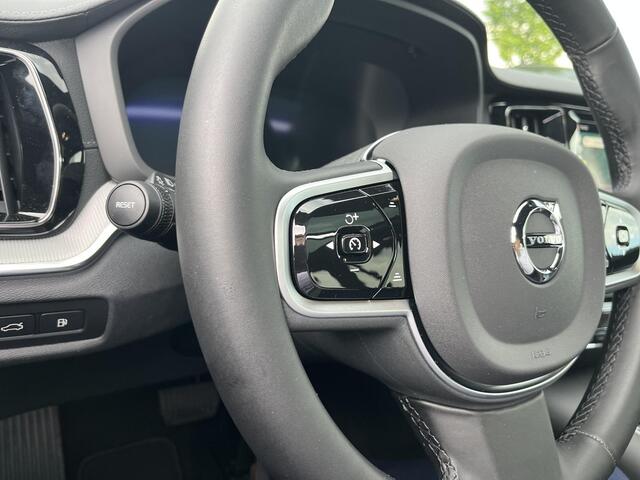 Volvo V60 T8 Plug-in hybrid AWD Ultra Dark | Panoramadak | 360 Graden Camera | Heads-Up Display | T8 Performace Edition |