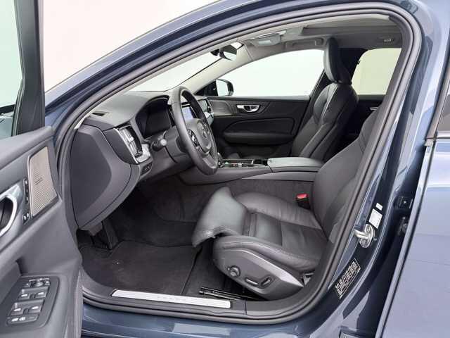 Volvo V60 2.0 T8 Plug-in hybrid AWD Plus Dark ** LEDER, PANO, 360gr, 19-inch LMV, WINTER, MEMORY ** 1e EIG - UNFALLFREI ** ** INFORMEER OOK NAAR ONZE AANTREKKELIJKE FINANCIAL-LEASE TARIEVEN **