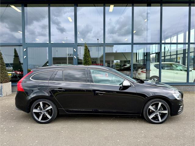 Volvo V60 2.0 T4 Business Sport ECC CRUISE NAVI