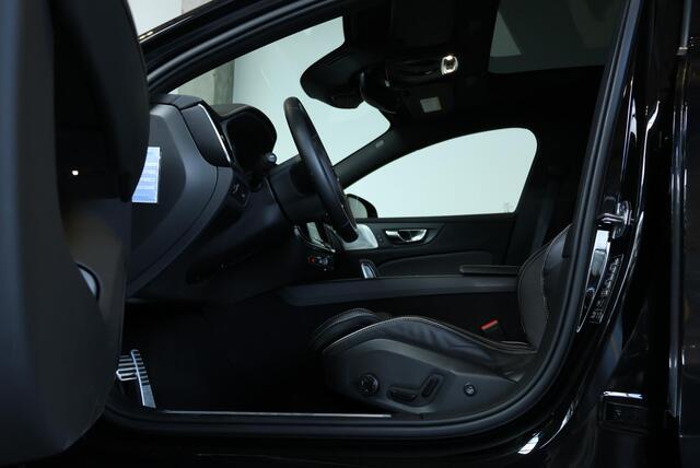 Volvo V60 B4 R-Design | Bowers & Wilkins Premium Audio | Adaptive Cruise Control | Gelamineerde Zijruiten | 360° Parkeercamera | BLIS | 20'' Lichtmetalen velgen | Parkeersensoren voor + achter | Panoramadak | Dealeronderhouden |