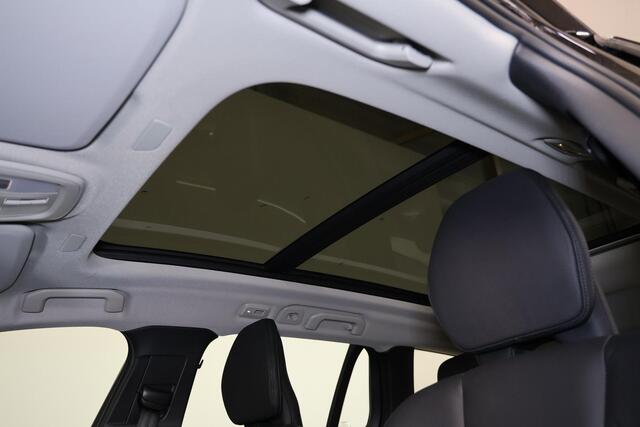 Volvo V60 T6 Recharge AWD Plus Bright - Panorama/schuifdak - Bowers & Wilkins audio - Parkeercamera achter - Verwarmde voorstoelen, stuur & achterbank - Parkeersensoren voor & achter - Elektr. bedienb. voorstoelen met geheugen - Cruise control - 19' LMV