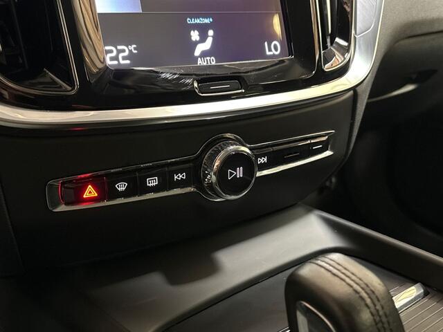 Volvo V60 2.0 B3 Sport 163Pk Automaat (APPLE CARPLAY, GROOT NAVI, CAMERA, GETINT GLAS, KEYLESS, SPORTSTOELEN, ELEK ACHTERKLEP, NIEUWE APK, NIEUWSTAAT)