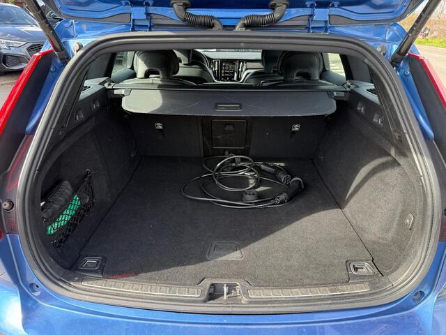 Volvo V60 2.0 T6 Recharge AWD R-Design | Plug-in Hybrid (PHEV) | Navigatie | Apple Carplay | Android Auto | Keyless Entry | Elektrische Achterklep | Parkeersensoren | Elektrisch Verstelbare Stoel