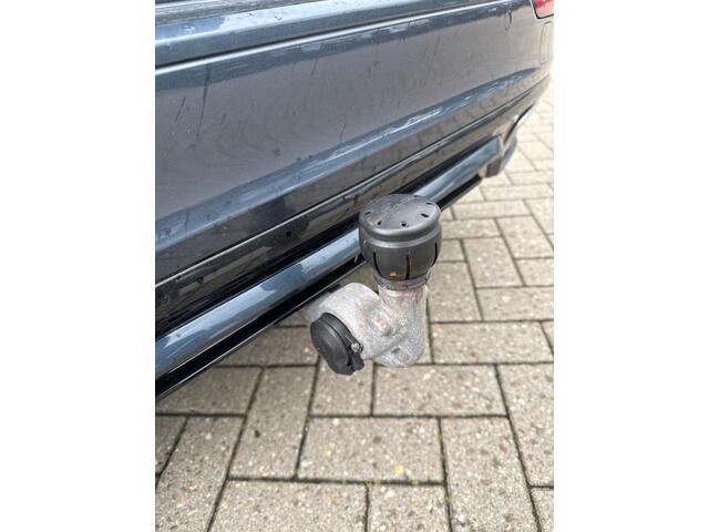 Volvo V60 2.0 T5 R-Design | Panoramadak | Trekhaak | Adaptieve Cruise Control | 360 Camera | Power Seats | Donker Glas |