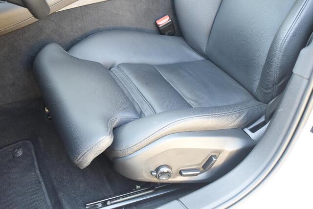 Volvo V60 T6 340PK Automaat Plug-in Hybrid AWD Inscription / Navigatie / Elektrisch verstelbare stoelen met geheugen / Leren bekleding / Elektrische achterklep / Cruise control / Parkeersensoren