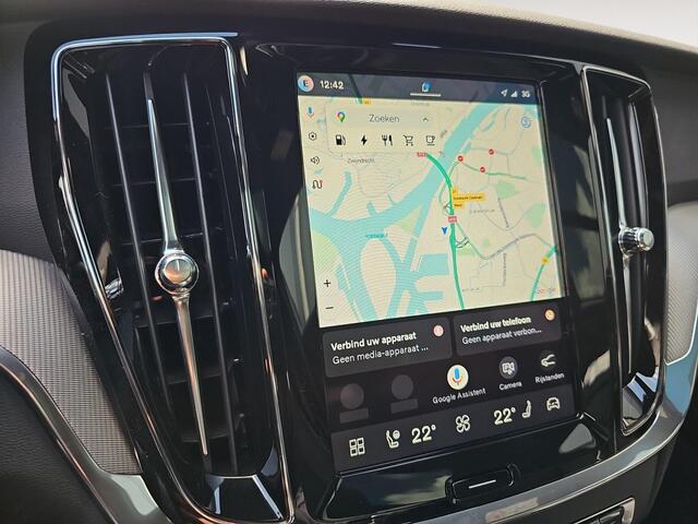 Volvo V60 2.0 T6 Plug-in hybrid AWD Plus Dark | Panoramadak | Sportstoelen | Pilot Assist | Stoelverwarming |