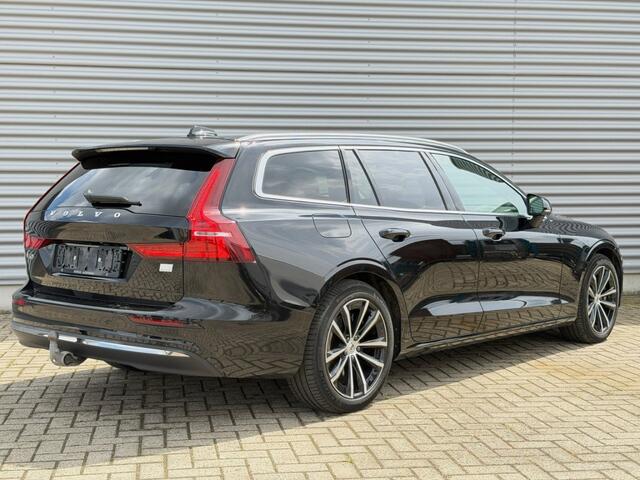 Volvo V60 2.0 T6 Plug-in Hybrid AWD CORE LONG RANGE TREKHAAK LEDER 398 PK