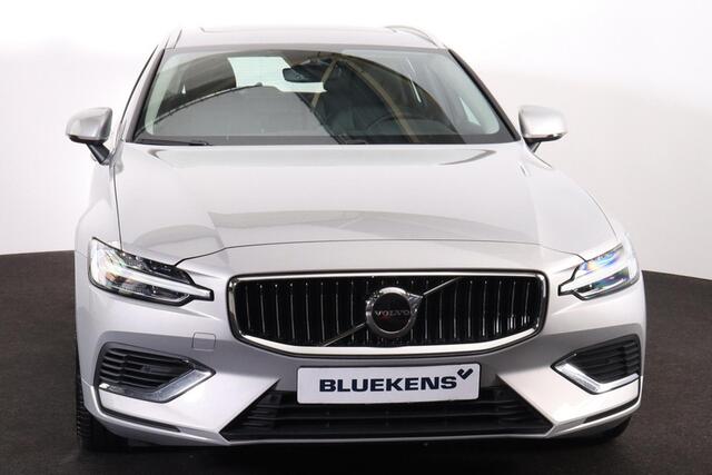 Volvo V60 T6 Recharge AWD Plus Bright - Panorama/schuifdak - Bowers & Wilkins audio - Parkeercamera achter - Verwarmde voorstoelen, stuur & achterbank - Parkeersensoren voor & achter - Elektr. bedienb. voorstoelen met geheugen - Cruise control - 19' LMV