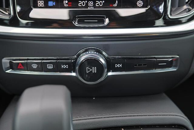 Volvo V60 T6 Recharge AWD Plus Bright - Panorama/schuifdak - Bowers & Wilkins audio - Parkeercamera achter - Verwarmde voorstoelen, stuur & achterbank - Parkeersensoren voor & achter - Elektr. bedienb. voorstoelen met geheugen - Cruise control - 19' LMV