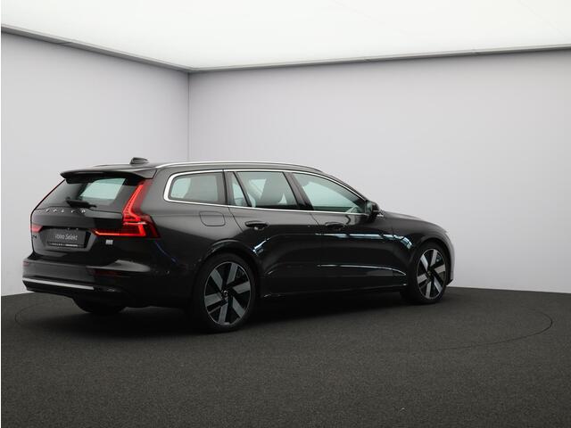 Volvo V60 T6 350PK Recharge AWD Core Bright / Adaptive Cruise / BLIS / Verwarmbare Voorstoelen + Stuurwiel / 19" Wielen / Keyless /