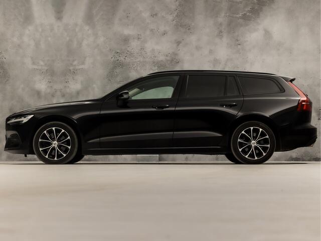 Volvo V60 2.0 B3 Sport 177Pk Automaat (APPLE CARPLAY, GROOT NAVI, PARKEERSENSOREN, GETINT GLAS, SPORTSTOELEN, DAKRAILS ZWART, LED KOPLAMPEN, NIEUWE APK, NIEUWSTAAT)