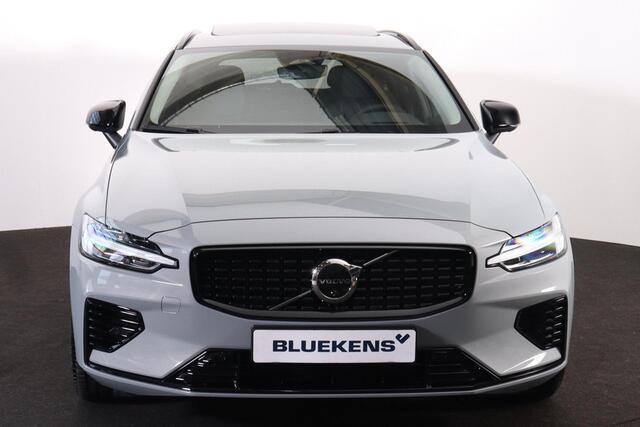 Volvo V60 T6 Recharge AWD Plus Dark - Panorama/schuifdak - IntelliSafe Assist & Surround - 360º Camera - Harman/Kardon audio - Verwarmde voorstoelen, stuur & achterbank - Parkeersensoren voor & achter - Elektr. bedienb. voorstoelen met geheugen - Head up display - 