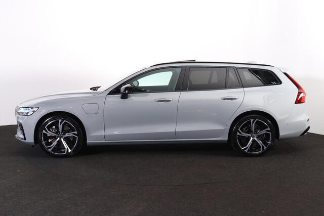 Volvo V60 T6 Recharge AWD Plus Dark - Panorama/schuifdak - IntelliSafe Assist & Surround - 360º Camera - Harman/Kardon audio - Verwarmde voorstoelen, stuur & achterbank - Parkeersensoren voor & achter - Elektr. bedienb. voorstoelen met geheugen - Head up display - 