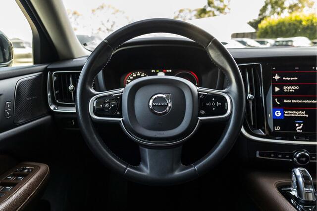 Volvo V60 2.0 T8 Twin Engine AWD Inscription | Pano | Harman Kardon