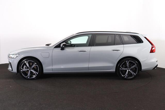 Volvo V60 T6 Recharge AWD Plus Dark - Panorama/schuifdak - IntelliSafe Assist & Surround - 360º Camera - Harman/Kardon audio - Verwarmde voorstoelen, stuur & achterbank - Parkeersensoren voor & achter - Elektr. bedienb. voorstoelen met geheugen - Head up display - 