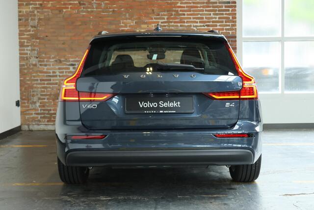 Volvo V60 B4 Essential Edition | Stoelverwarming | Stuurwielverwarming | Parkeersensoren voor + achter | Parkeercamera | BLIS | Lederen Bekleding | Pilot Assist | Google Infotainment
