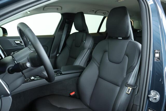 Volvo V60 B4 Essential Edition | Stoelverwarming | Stuurwielverwarming | Parkeersensoren voor + achter | Parkeercamera | BLIS | Lederen Bekleding | Pilot Assist | Google Infotainment
