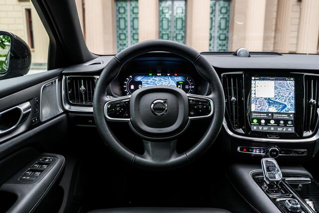 Volvo V60 2.0 T8 Plug-in hybrid AWD Ultra Dark | 21" Polestar | Black Pack | Bowers & Wilkins | Heico Uitlaatsysteem | Heico Body Kit | Trekhaak | Massage & Ventilatie |
