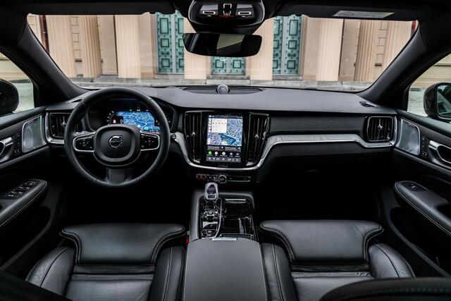 Volvo V60 2.0 T8 Plug-in hybrid AWD Ultra Dark | 21" Polestar | Black Pack | Bowers & Wilkins | Heico Uitlaatsysteem | Heico Body Kit | Trekhaak | Massage & Ventilatie |