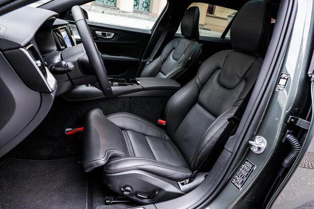 Volvo V60 2.0 T8 Plug-in hybrid AWD Ultra Dark | 21" Polestar | Black Pack | Bowers & Wilkins | Heico Uitlaatsysteem | Heico Body Kit | Trekhaak | Massage & Ventilatie |