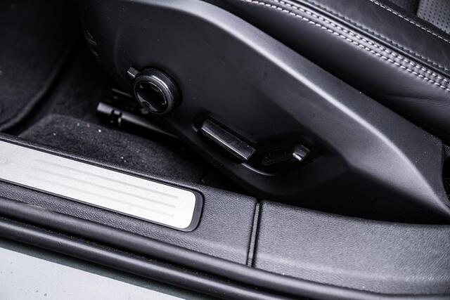 Volvo V60 2.0 T8 Plug-in hybrid AWD Ultra Dark | 21" Polestar | Black Pack | Bowers & Wilkins | Heico Uitlaatsysteem | Heico Body Kit | Trekhaak | Massage & Ventilatie |