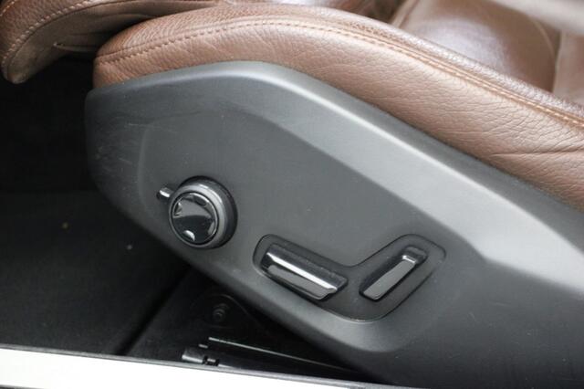 Volvo V60 2.0 B3 Inscription Automaat - Carplay, Panorama, Leer, Memory, Trekhaak