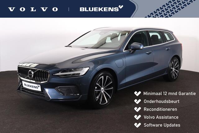 Volvo V60 T6 Recharge AWD Essential - IntelliSafe Assist & Surround - Parkeercamera achter - Verwarmde voorstoelen, stuur & achterbank - Parkeersensoren voor & achter - Inklapbare trekhaak - 18' LMV
