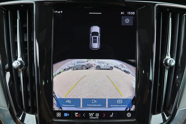 Volvo V60 T6 Recharge AWD Essential - IntelliSafe Assist & Surround - Parkeercamera achter - Verwarmde voorstoelen, stuur & achterbank - Parkeersensoren voor & achter - Inklapbare trekhaak - 18' LMV