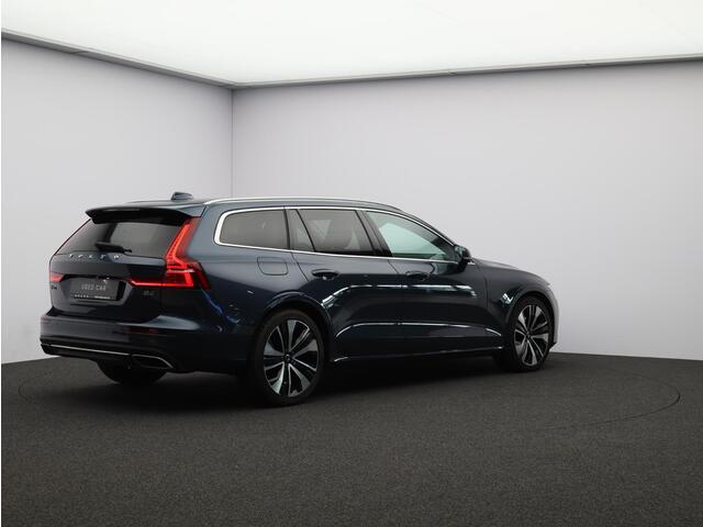 Volvo V60 2.0 B4 Inscription / 360 camera / Harman Kardon / Elek. verstelbare stoelen / Stoel+Stuurverwarming / Lederen Bekleding / Keyless / BLIS /