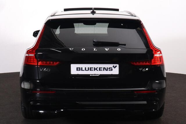 Volvo V60 T6 Recharge AWD Plus Dark - Panorama/schuifdak - IntelliSafe Assist & Surround - 360º Camera - Harman/Kardon audio - Verwarmde voorstoelen, stuur & achterbank - Parkeersensoren voor & achter - Elektr. bedienb. voorstoelen met geheugen - Head up display - 