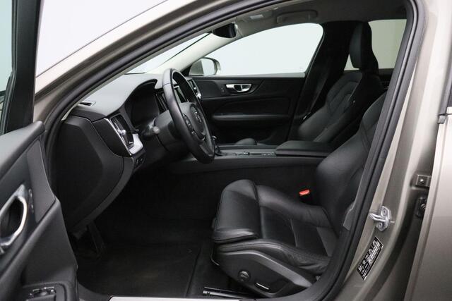 Volvo V60 2.0 T5 Momentum 2019 | INCL. BTW | Navigatie | Carplay | Spraakbediening | Regensensor | Elektrische Ramen | Boekjes | 2 Sleutels | Elektrische Achterklep | Achteruitrij Camera | Nationale Autopas